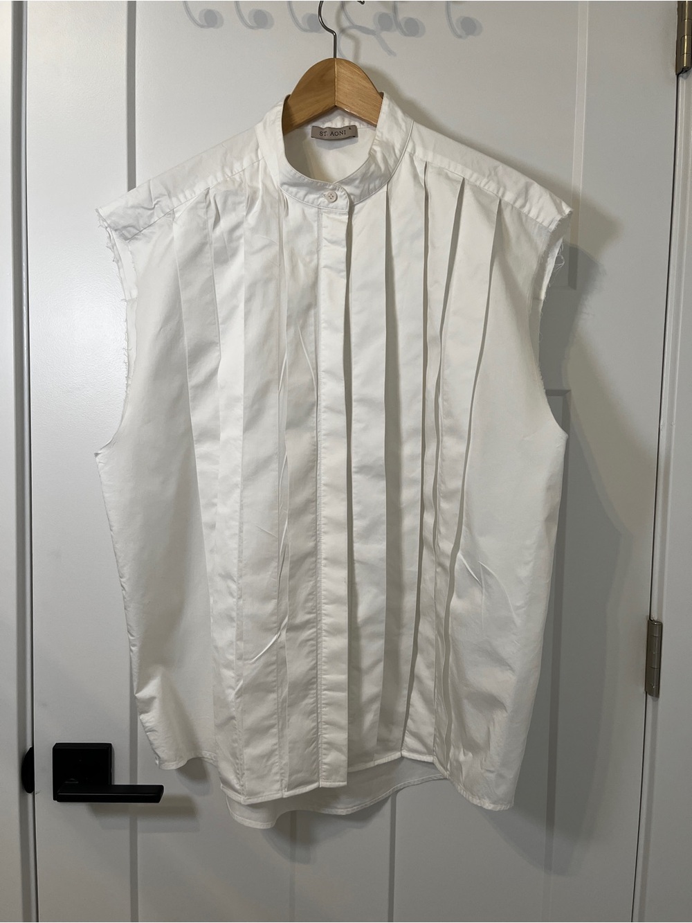 Women’s White St. AGNI Pleated Placket Sleeveless Blouse Top Shirt Size XL